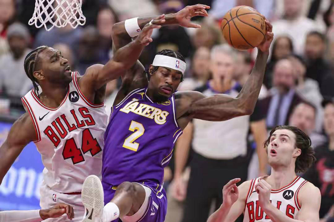 PG模拟器在线试玩-包含刚刚！关键时刻芝加哥公牛刷新队史纪录波士顿凯尔特人赛后队长鼓劲，东契奇与30激战中国队分钟的词条